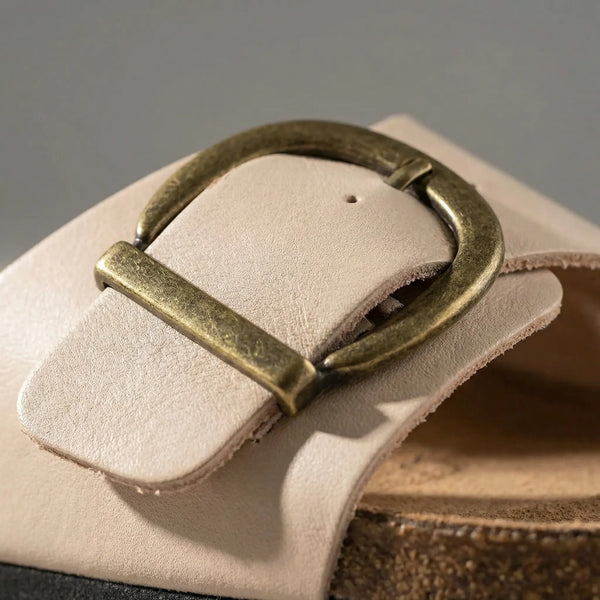 Klapki Damskie Z Szerokim Paskiem I Klamrą