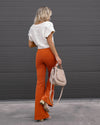 Wysokostanowe Spodnie Dzwony Z Prążkowanej Tkaniny